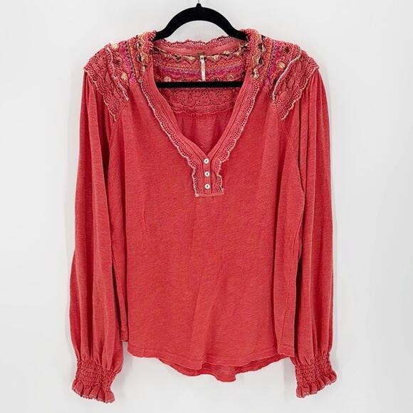 FREE PEOPLE CAMELIA SIESTA FIESTA CROCHET TRIM LONG SLEEVE TOP size M loose fit - Picture 1 of 8